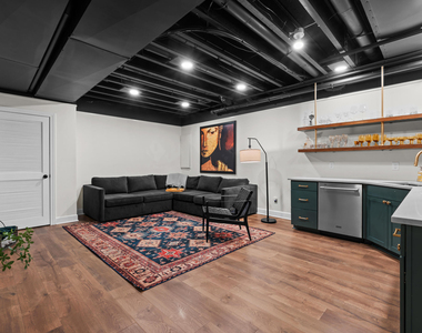 819 Irving Avenue - Photo Thumbnail 41
