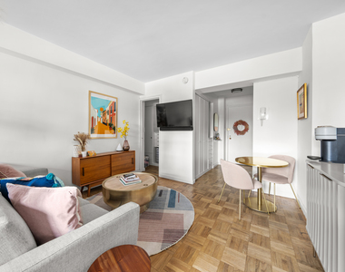 401 East 65th Street - Photo Thumbnail 1