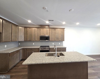 83 Bethlehem Pike - Photo Thumbnail 9