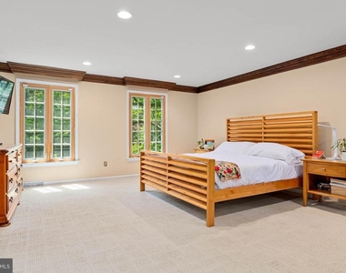 644 Robinson Lane - Photo Thumbnail 22