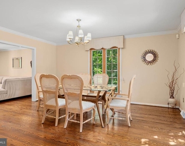 644 Robinson Lane - Photo Thumbnail 16