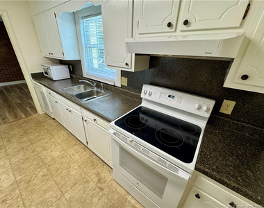 2601 N Roberts Avenue - Photo Thumbnail 9