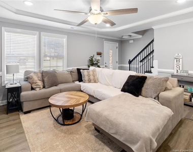 5608 Duncan Street - Photo Thumbnail 5