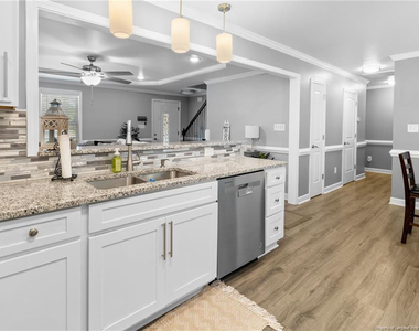 5608 Duncan Street - Photo Thumbnail 8