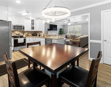 5608 Duncan Street - Photo Thumbnail 10