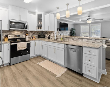 5608 Duncan Street - Photo Thumbnail 7
