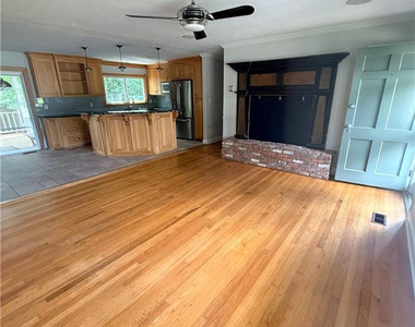 1401 Habersham Drive - Photo Thumbnail 4