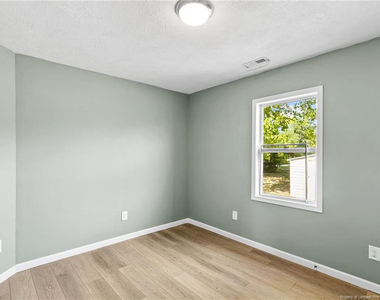 5100 Malloy Circle - Photo Thumbnail 18