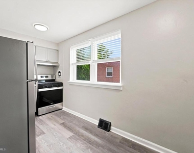 418 W Jefferson Street - Photo Thumbnail 5