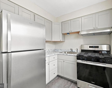 418 W Jefferson Street - Photo Thumbnail 8