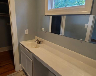 1015 Brook Street - Photo Thumbnail 17
