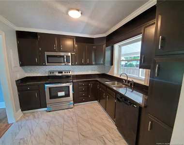 1015 Brook Street - Photo Thumbnail 8