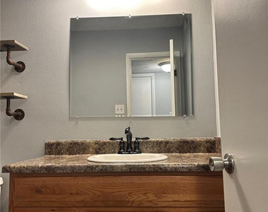 6850 Buttermere Drive - Photo Thumbnail 10