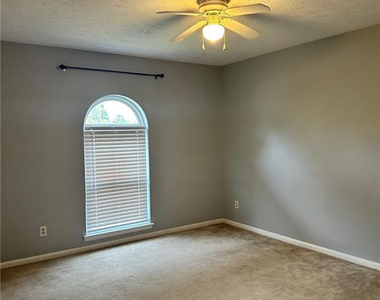6850 Buttermere Drive - Photo Thumbnail 9
