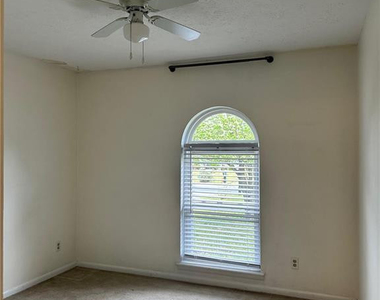 6850 Buttermere Drive - Photo Thumbnail 8
