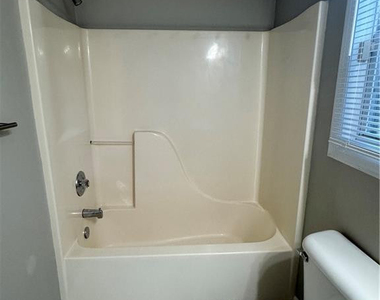 123 Cornwallis Court - Photo Thumbnail 12