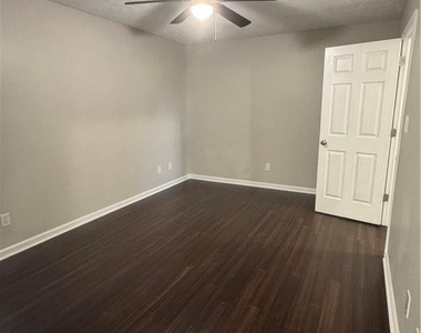 123 Cornwallis Court - Photo Thumbnail 14