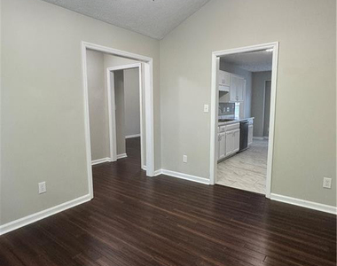 123 Cornwallis Court - Photo Thumbnail 3