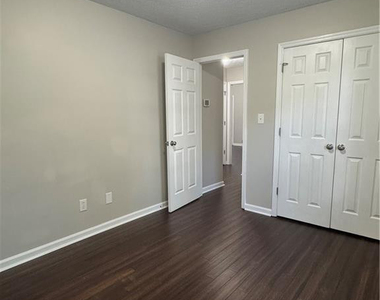 123 Cornwallis Court - Photo Thumbnail 18