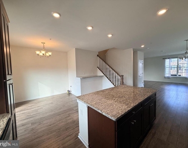 1921 Boulder Drive - Photo Thumbnail 10