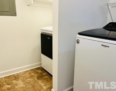 2112 N Hills Drive - Photo Thumbnail 11