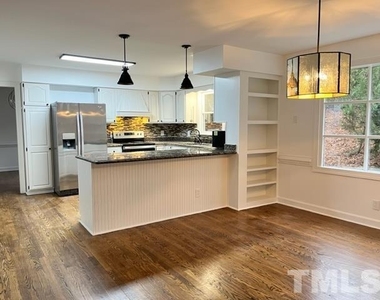 2112 N Hills Drive - Photo Thumbnail 6