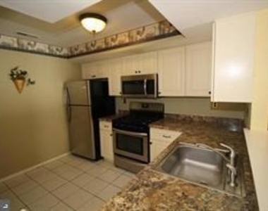 681a Rose Hollow Drive - Photo Thumbnail 2