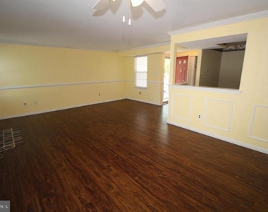 681a Rose Hollow Drive - Photo Thumbnail 7