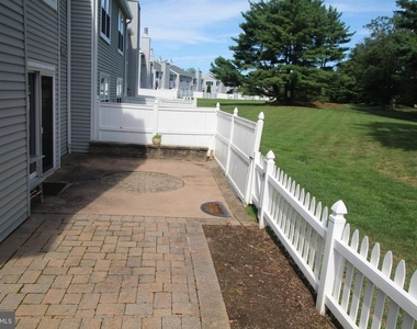 681a Rose Hollow Drive - Photo Thumbnail 5