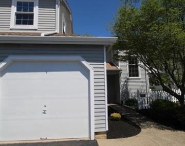 681a Rose Hollow Drive - Photo Thumbnail 20