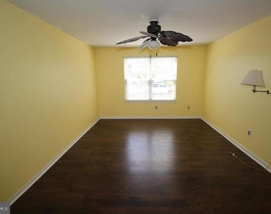 681a Rose Hollow Drive - Photo Thumbnail 8