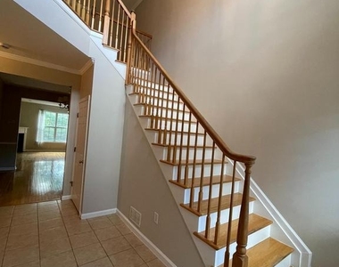 36 Hoover Avenue - Photo Thumbnail 2