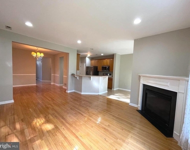 36 Hoover Avenue - Photo Thumbnail 6