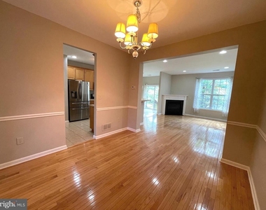 36 Hoover Avenue - Photo Thumbnail 4