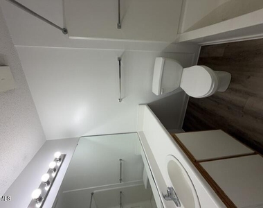 1501 Graduate Lane - Photo Thumbnail 3