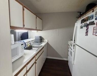 1501 Graduate Lane - Photo Thumbnail 4