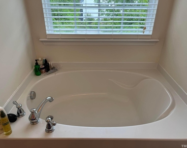 124 Longchamp Lane - Photo Thumbnail 12