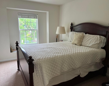 124 Longchamp Lane - Photo Thumbnail 7