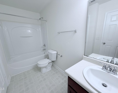 124 Longchamp Lane - Photo Thumbnail 11