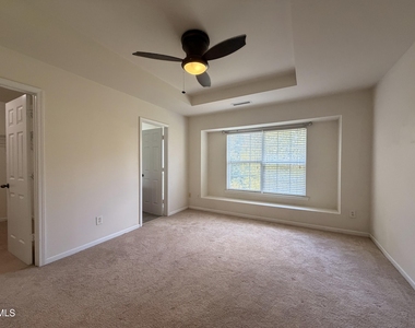 124 Longchamp Lane - Photo Thumbnail 12