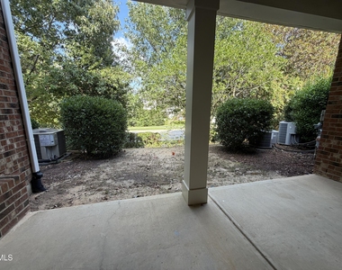 124 Longchamp Lane - Photo Thumbnail 4