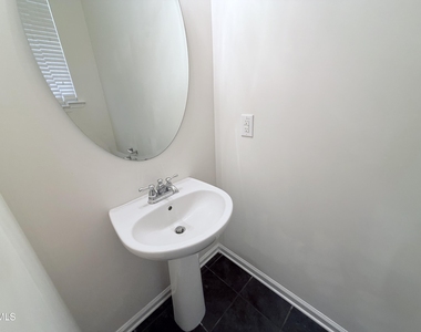 124 Longchamp Lane - Photo Thumbnail 7