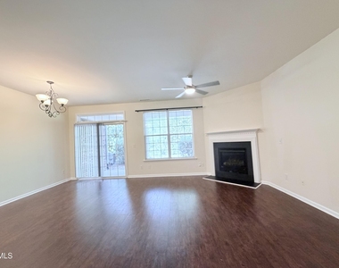 124 Longchamp Lane - Photo Thumbnail 5