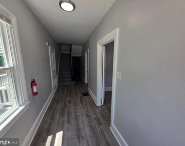 277 E Broadway - Photo Thumbnail 3