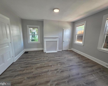 277 E Broadway - Photo Thumbnail 4