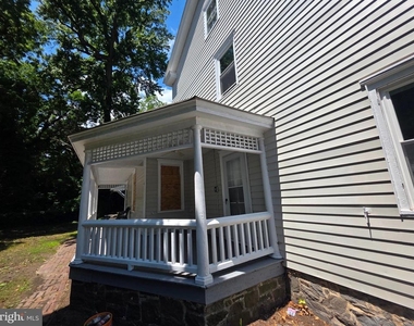 277 E Broadway - Photo Thumbnail 2