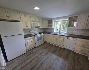 277 E Broadway - Photo Thumbnail 9