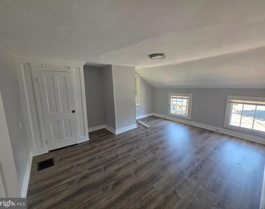 277 E Broadway - Photo Thumbnail 18