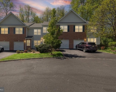 302 Wellington Park Drive - Photo Thumbnail 26