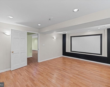 302 Wellington Park Drive - Photo Thumbnail 22